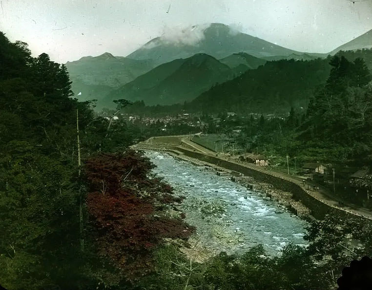 Mount Nantai and Daiya River.