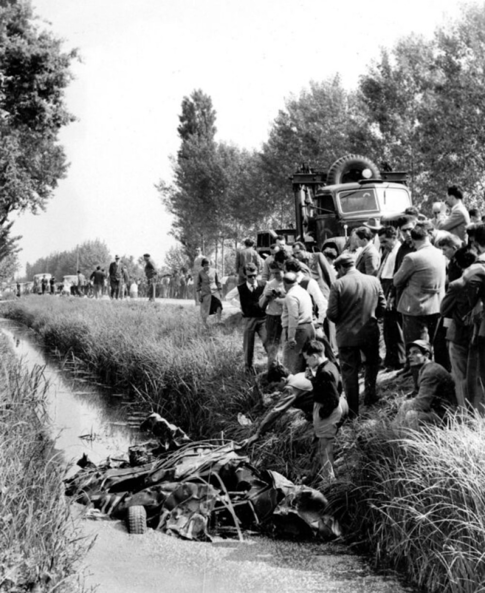 From Excitement to Tragedy: The Story Behind the Infamous "Kiss of Death" Photograph