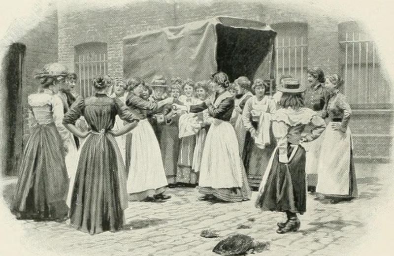 Factory girls fighting in the East End.