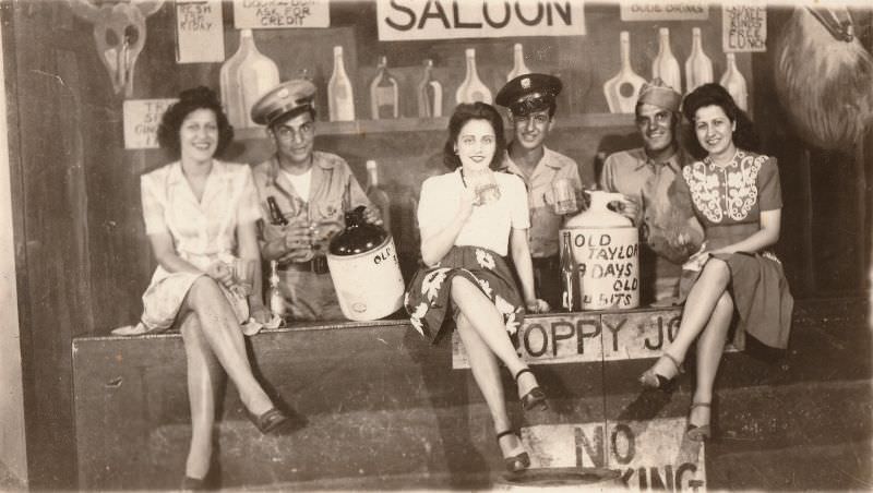 Beautiful Vintage Photos of Lovely Couples from the 1940s