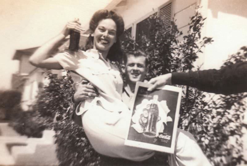 Beautiful Vintage Photos of Lovely Couples from the 1940s