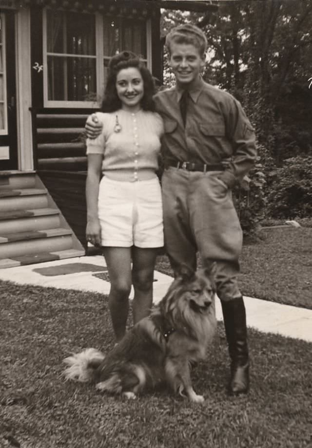 Beautiful Vintage Photos of Lovely Couples from the 1940s