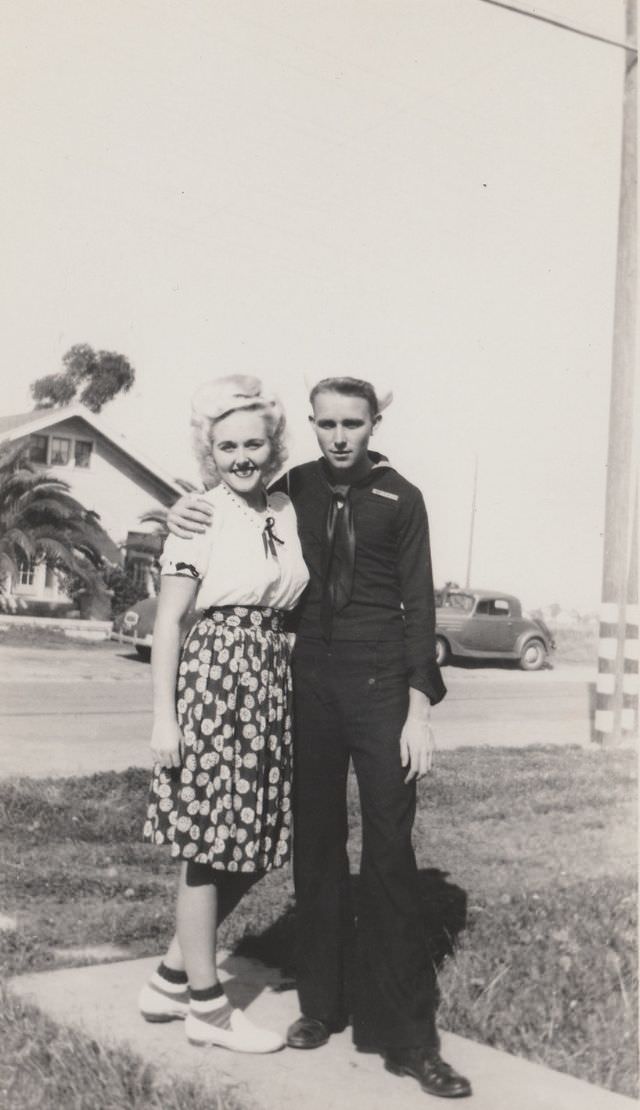 Beautiful Vintage Photos of Lovely Couples from the 1940s