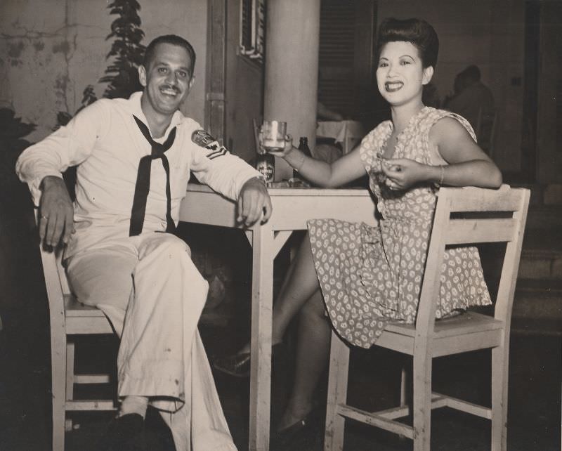 Beautiful Vintage Photos of Lovely Couples from the 1940s