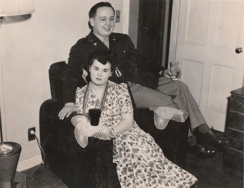 Beautiful Vintage Photos of Lovely Couples from the 1940s