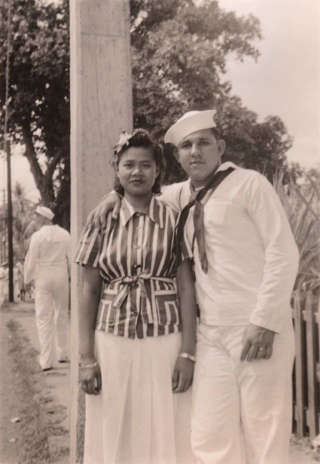 Beautiful Vintage Photos of Lovely Couples from the 1940s