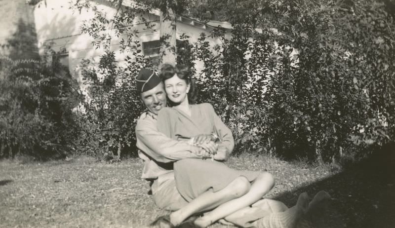 Beautiful Vintage Photos of Lovely Couples from the 1940s