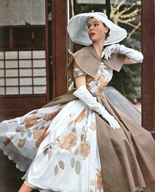 Stella in print mousseline and organdy manteau perfect for a garden party by Grès, 1953