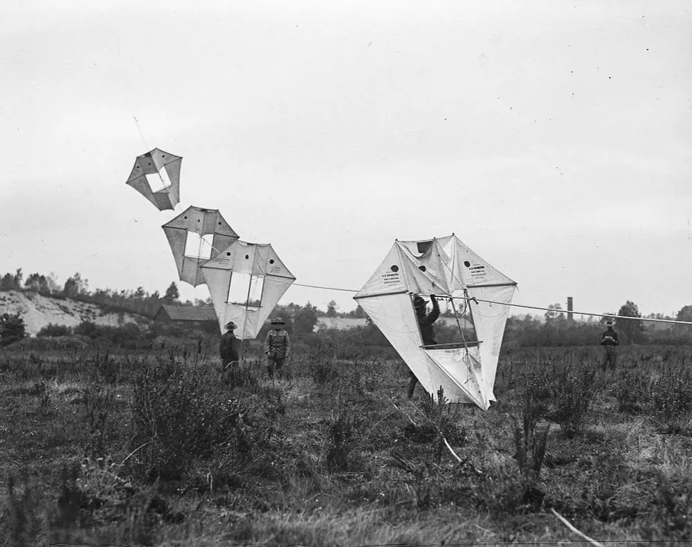 The Incredible History of Man-Lifting Kites: The Aerial Reconnaissance Technology you never knew Existed!