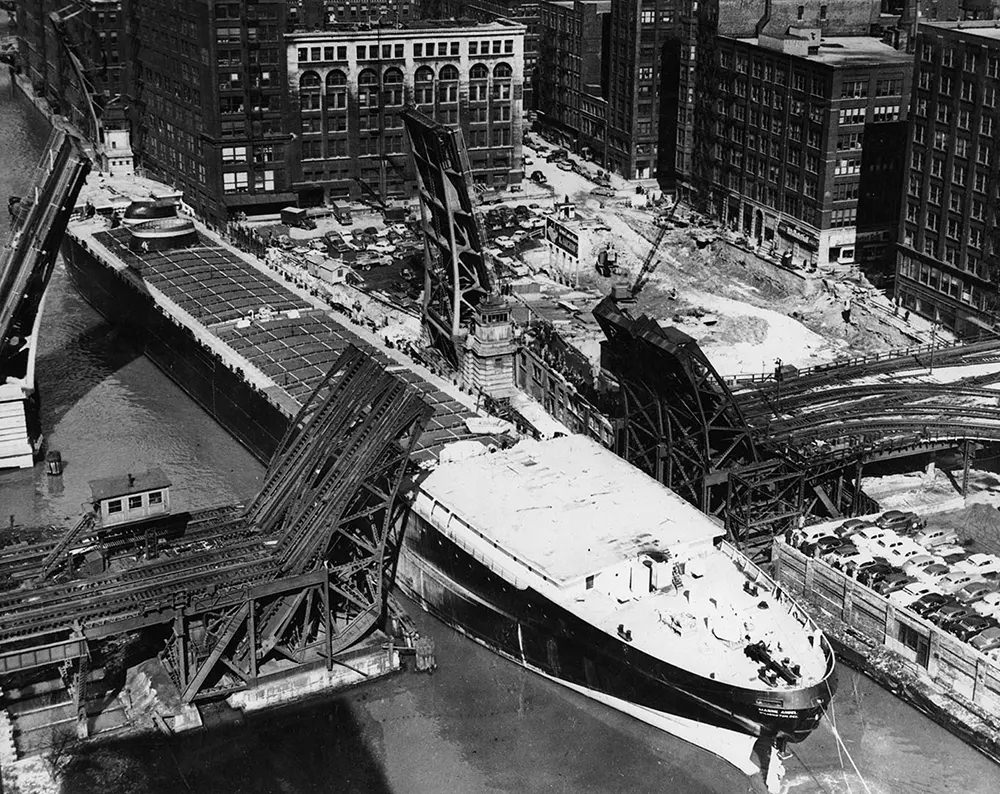 Approaching downtown Chicago, March 6, 1953. (Peter Worden collection).