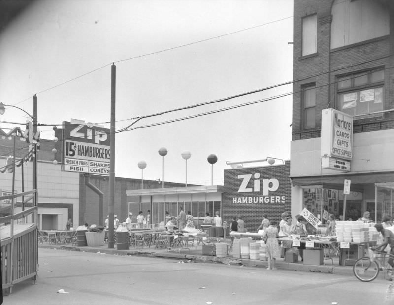 Zip Hamburger stand, Massillon, Ohio, July 1966