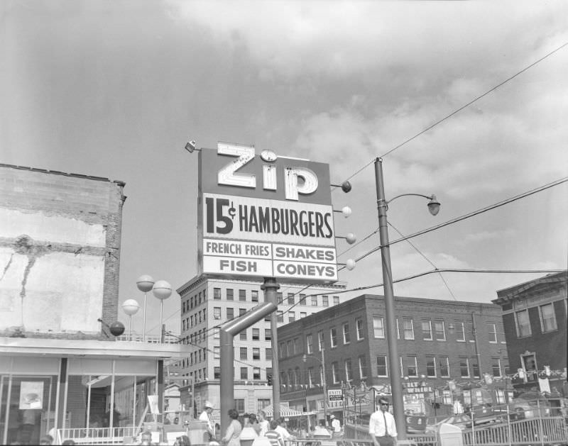 Zip Hamburger stand, Massillon, Ohio, July 1966