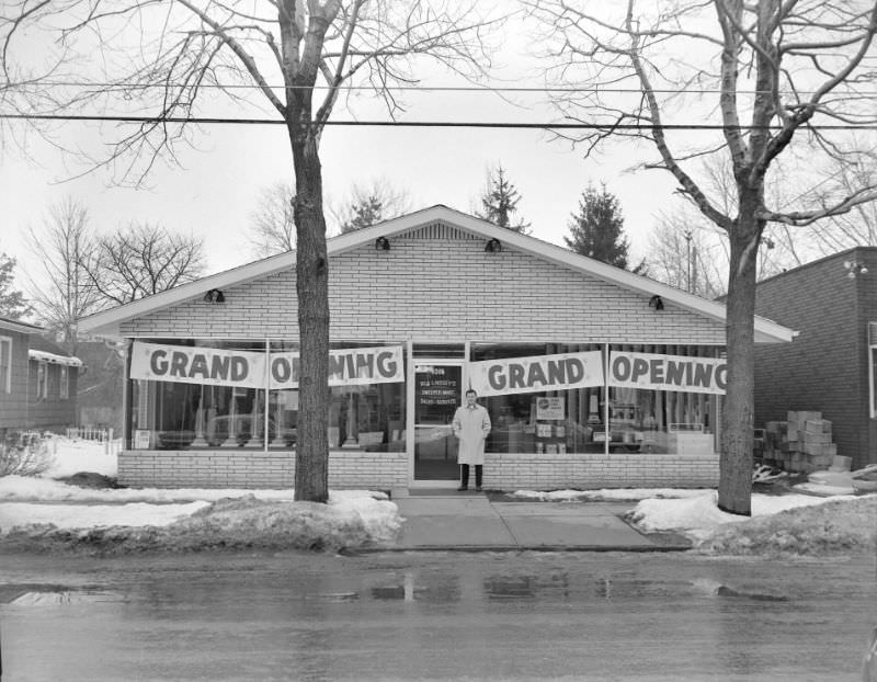 Bill Lindsey's Sweeper Mart, Massillon, Ohio, January 1968