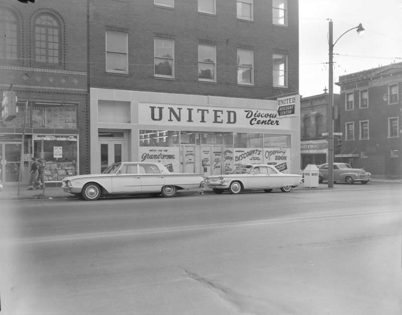 United Discount Center, Massillon, Ohio, 1960s
