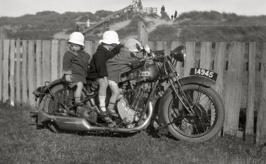 A Glimpse into the Lives of Melbourne's Children in the 1940s-50s