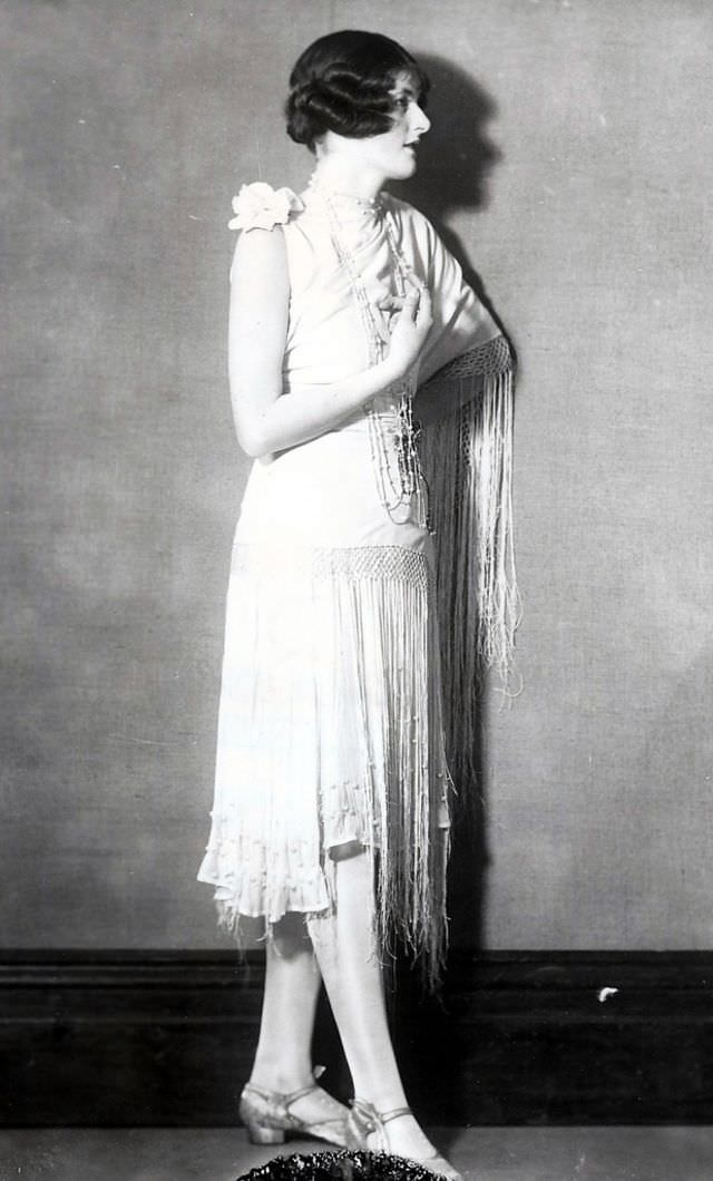 Fashionable Flappers: Glamorous Portraits of 1920s Melbourne Women