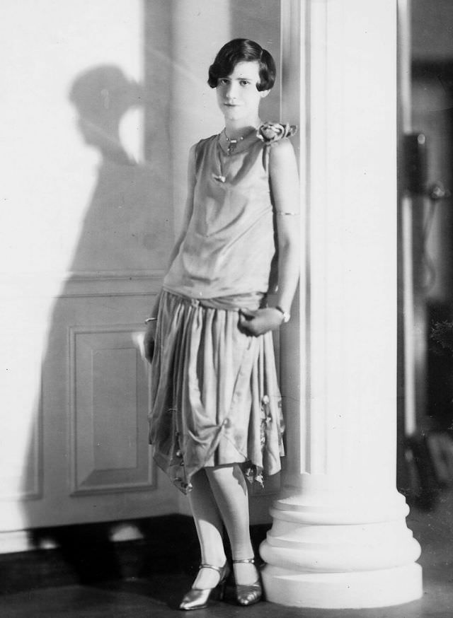 Fashionable Flappers: Glamorous Portraits of 1920s Melbourne Women