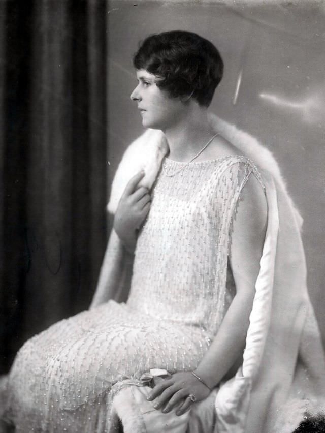 Fashionable Flappers: Glamorous Portraits of 1920s Melbourne Women