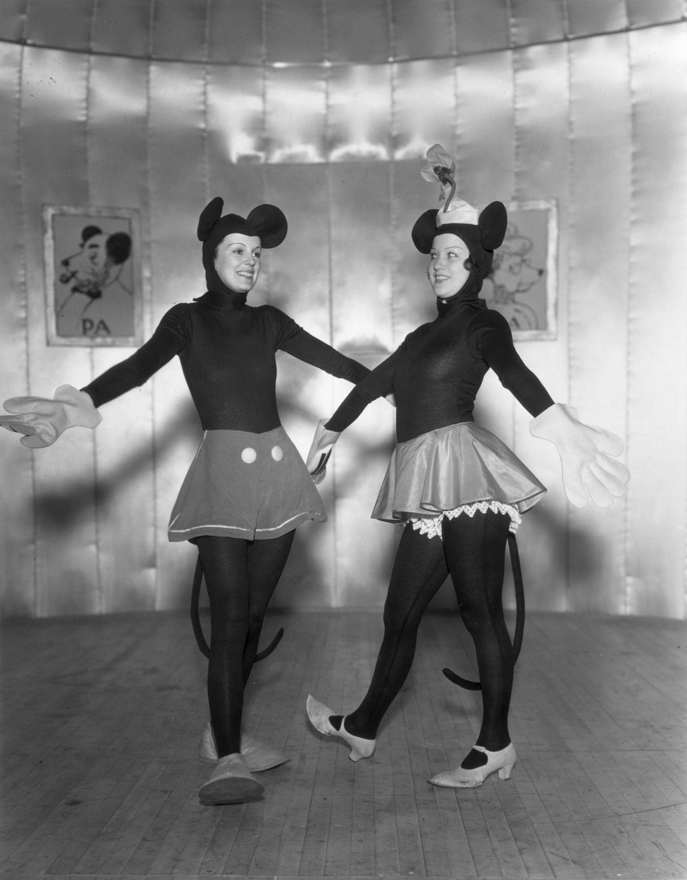 Hilda Knight and Evelyn Dall as Mickey and Minnie Mouse in a production of 'Monte Carlo Follies' at the Grosvenor House Hotel, London, 1934.