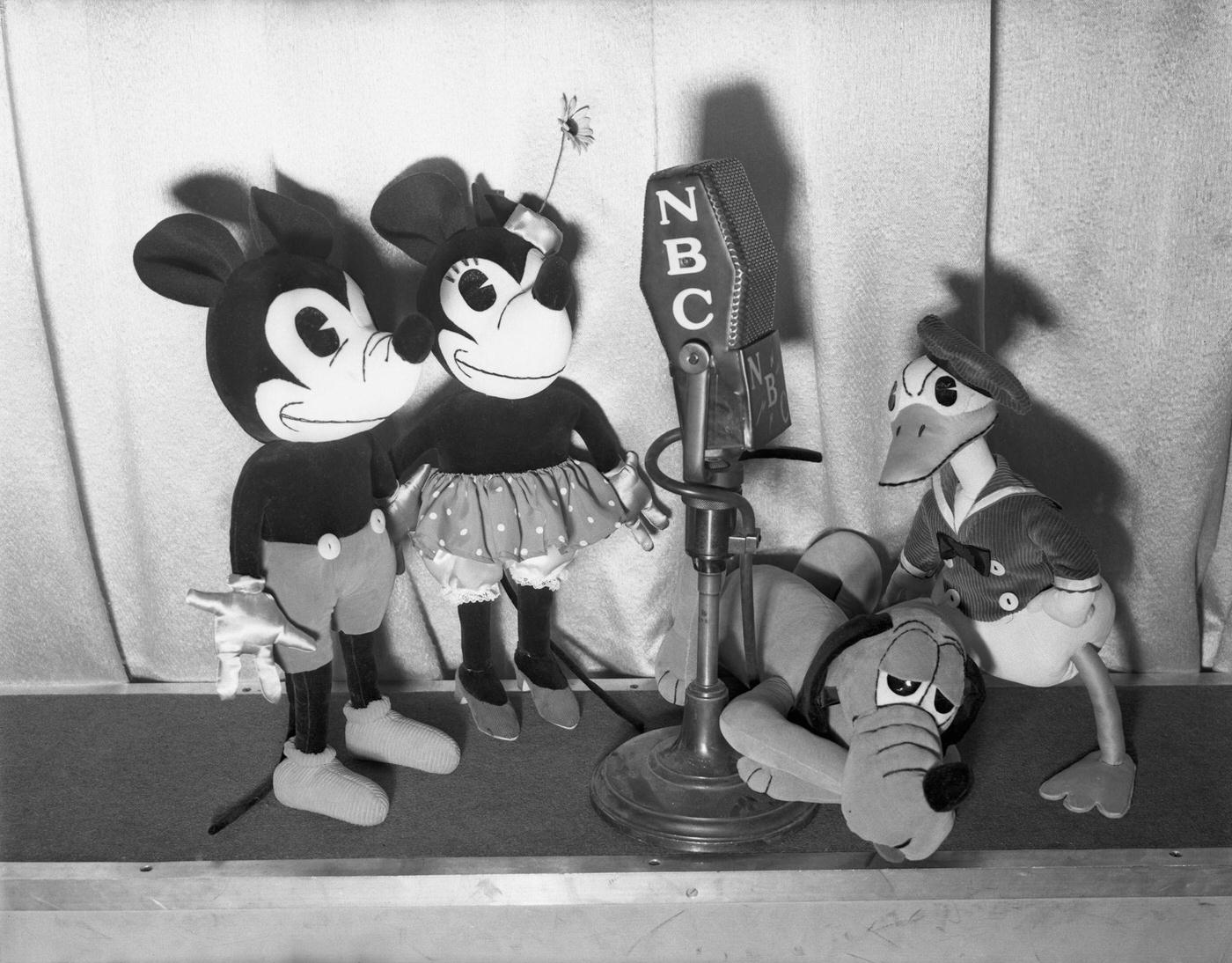 Mickey Mouse Theatre of the Air - Season 1. Mickey Mouse, Minnie Mouse, Pluto, Donald Duck, 1937