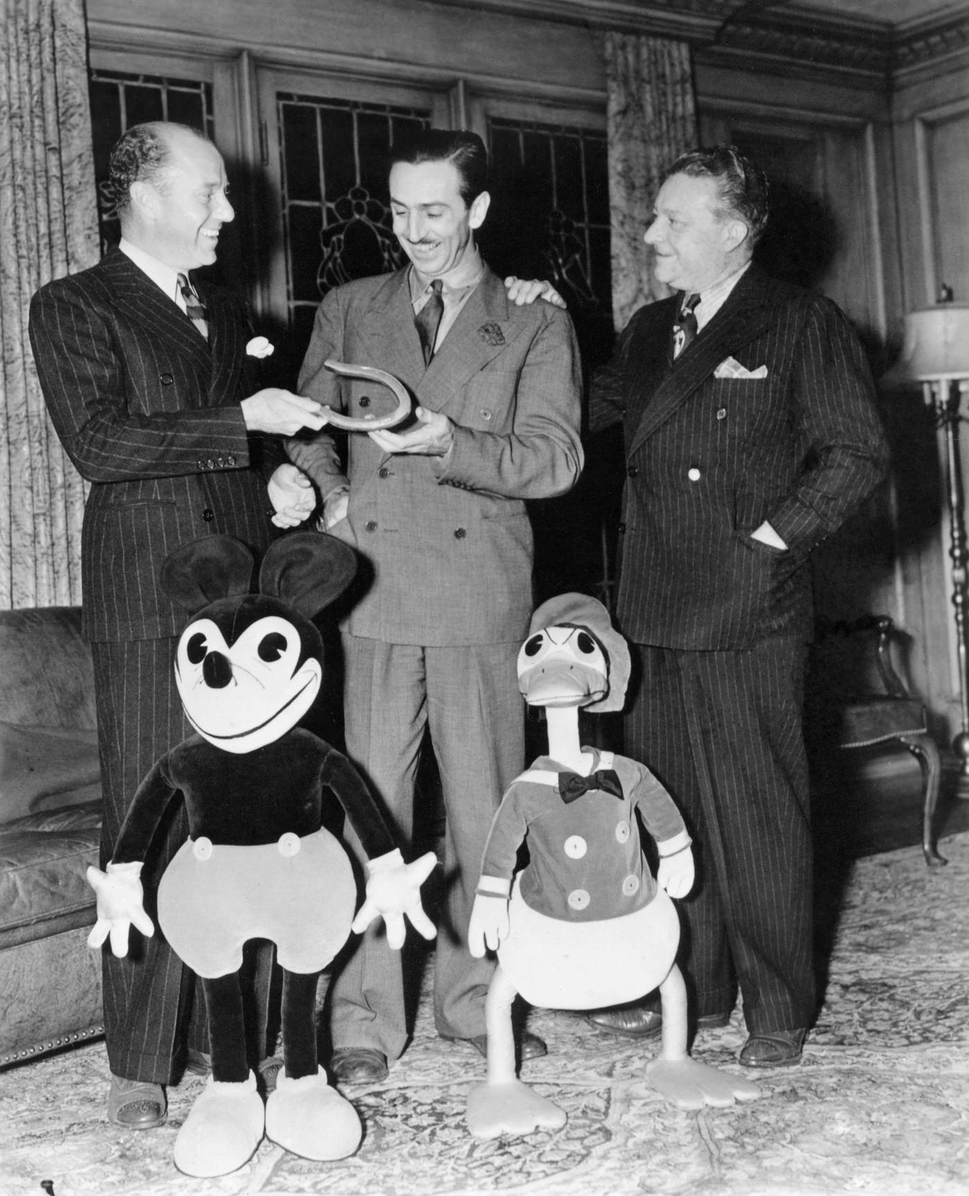 Mickey Mouse Theatre of the Air - Season 1. Amos 'n' Andy's Freeman Gosden, Mickey Mouse, Walt Disney, Donald Duck, Amos 'n' Andy's Charles Correll, 1937