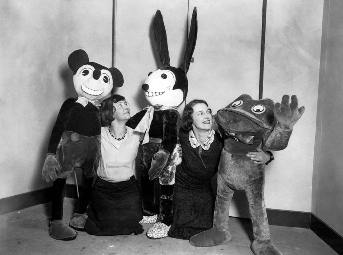Mickey, Oswald, and a Frog, 1931.