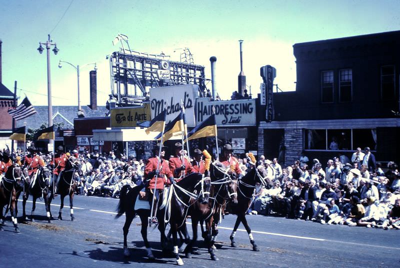 The Spectacular Milwaukee Circus Parade of the 1960s: A Blast from the Past!