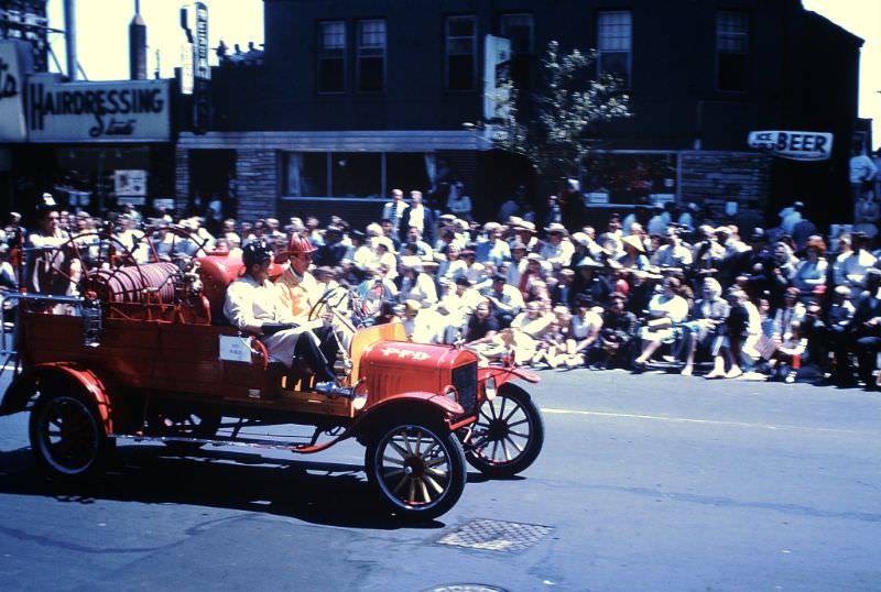 The Spectacular Milwaukee Circus Parade of the 1960s: A Blast from the Past!