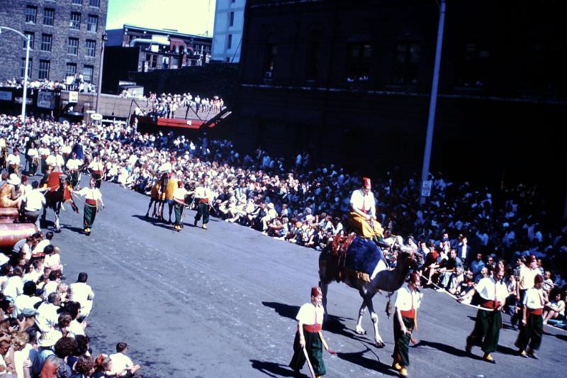 The Spectacular Milwaukee Circus Parade of the 1960s: A Blast from the Past!