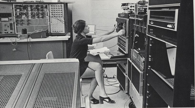 The Miniskirt Marketing Ploy: How Advertisers Used Women to Sell Computers