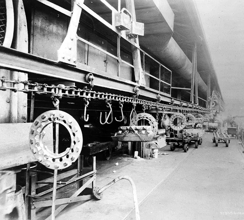 A trunk line conveyor in 1924.
