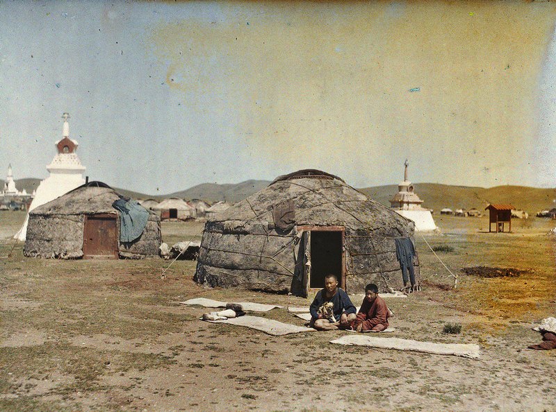 Mongolian yurtas.