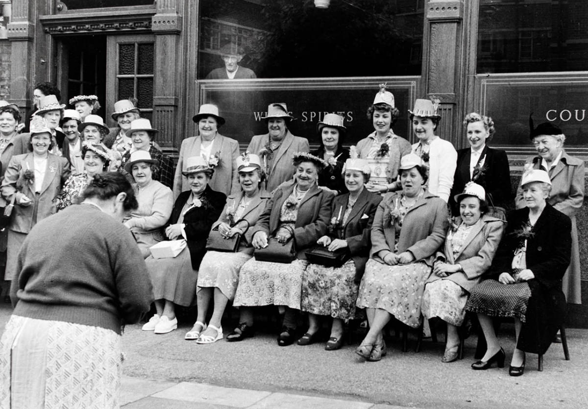 From Pub to Seaside: Grace Robertson's Mother's Day Off Chronicles Women's Rare Day of Fun, 1950s