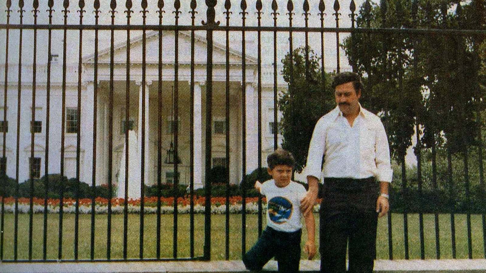 When a Drug Lord Visited the White House: The Shocking Story Behind Pablo Escobar's Photo