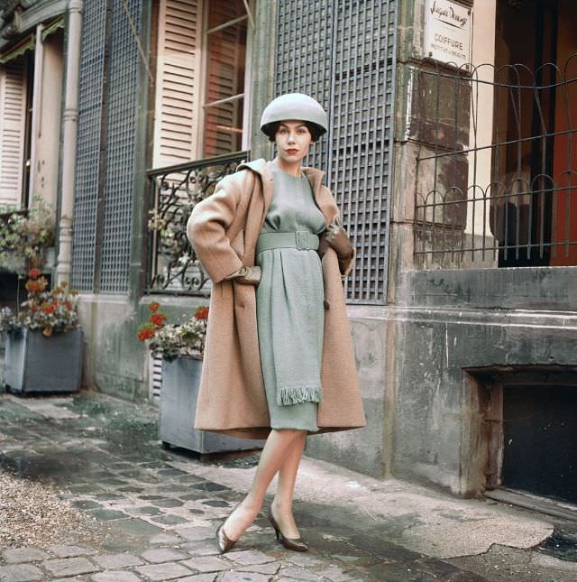 Blue-grey wool dress and greenish beige wool coat by Guy Laroche. Fall-Winter 1958-1959.