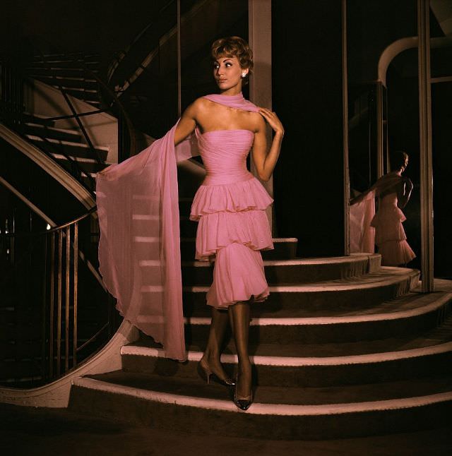 Pink chiffon tiered skirt by Chanel. Fall-Winter 1958-1959.