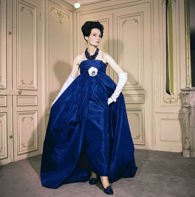 Teal-blue evening gown by Pierre Cardin. Fall-Winter 1958-1959.