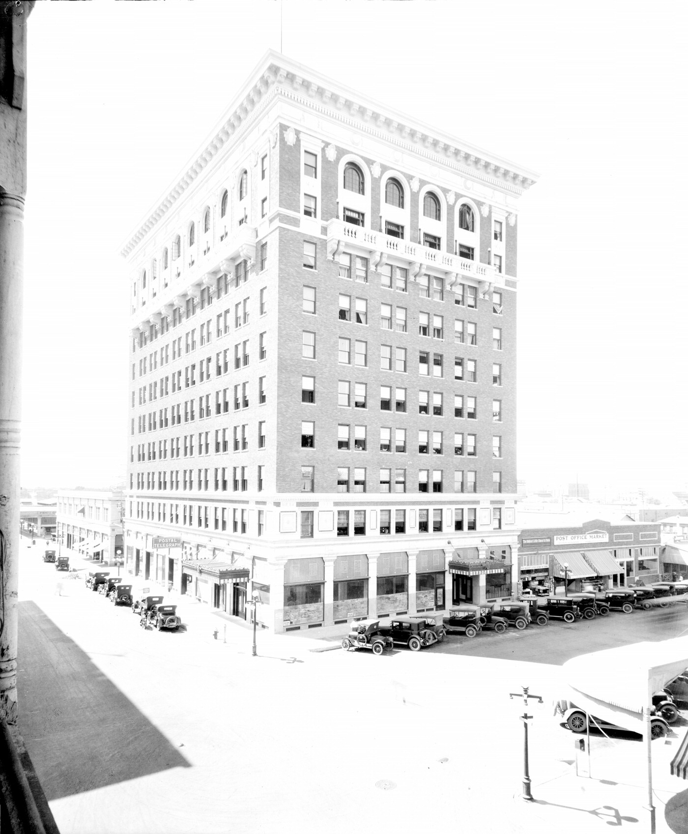 Luhrs Building Exterior, 1930s