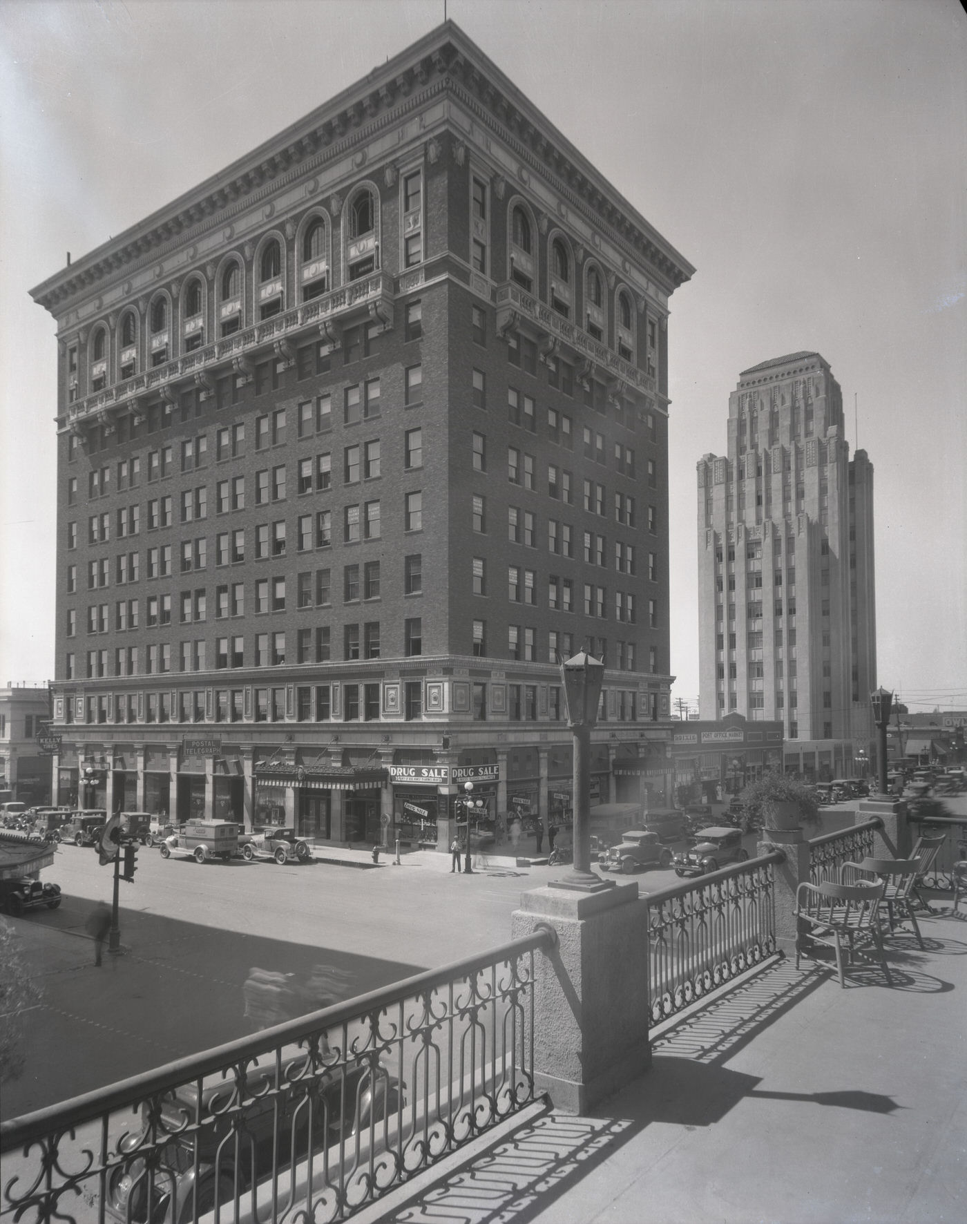 Luhrs Building Exterior, 1930s