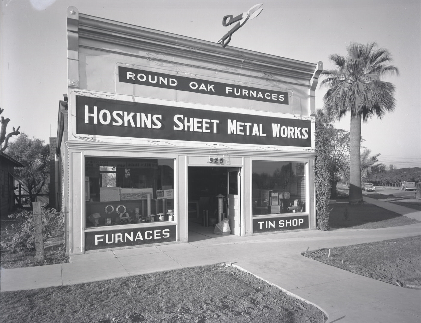 Hoskins Sheet Metal Building Exterior. This building stood at 929 Grand Ave. in Phoenix, 1930s