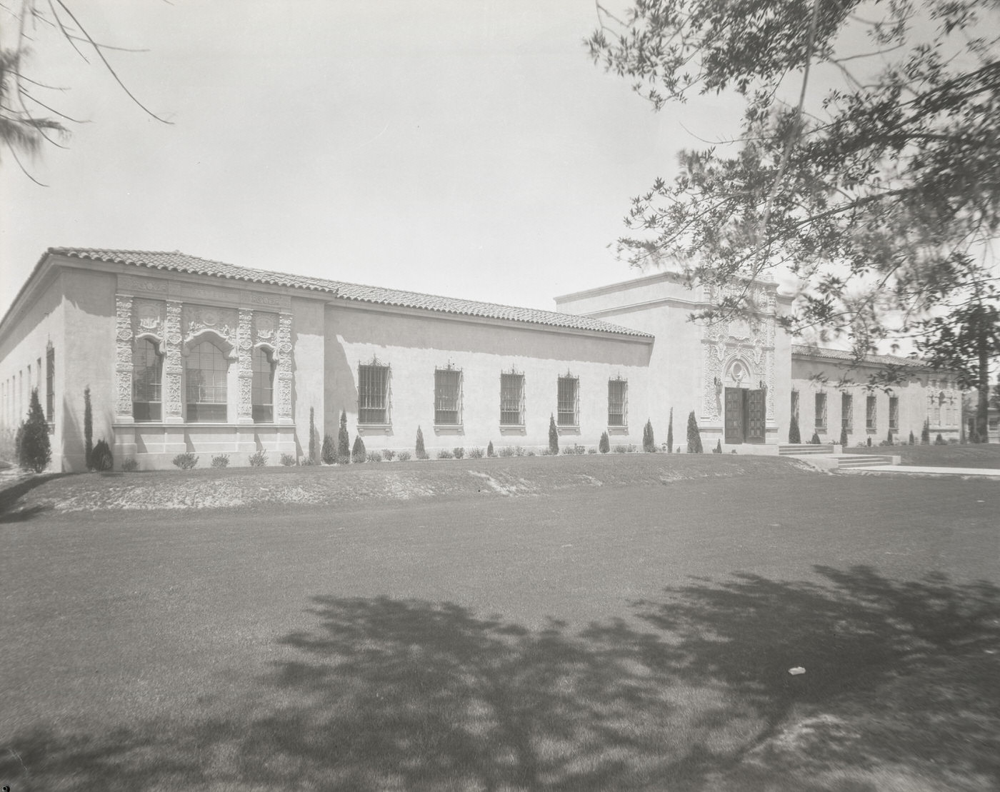 Grunow Memorial Clinic Exterior, 1930s