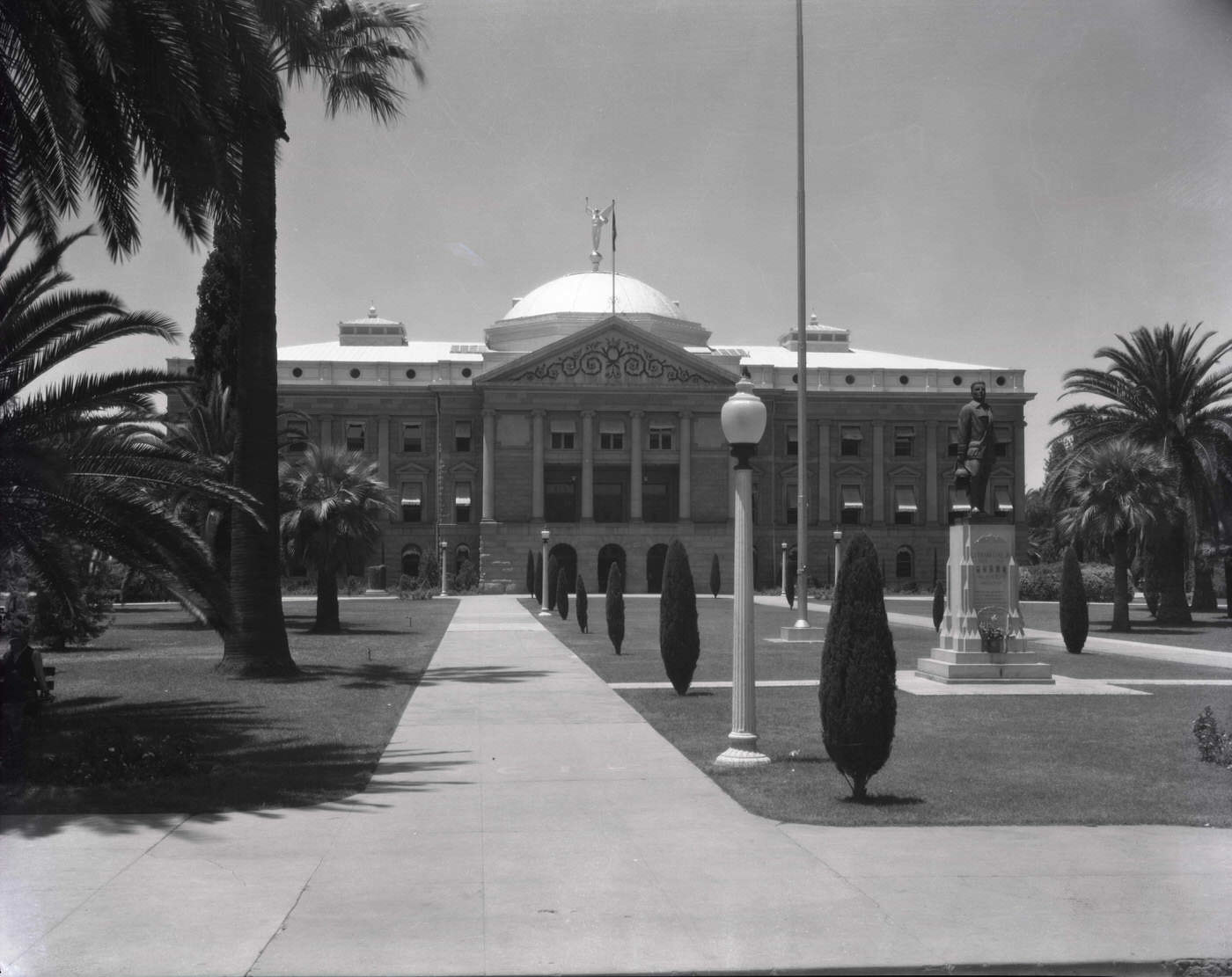 State Capitol Building Exterior, 1930s