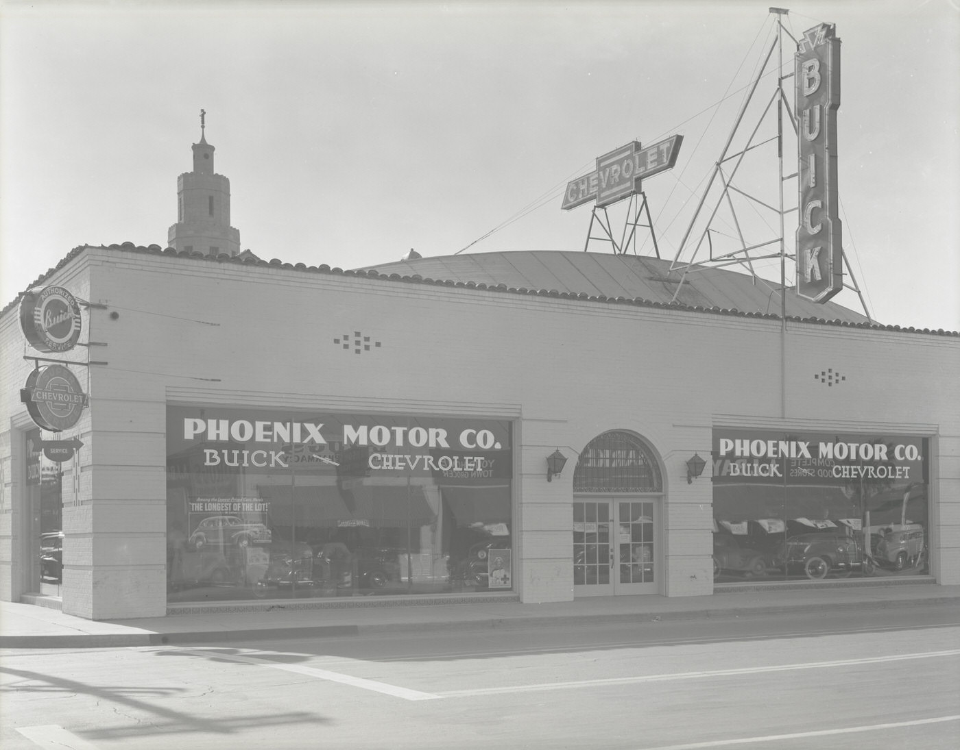 Phoenix Motor Co. Building Exterior, 1930s