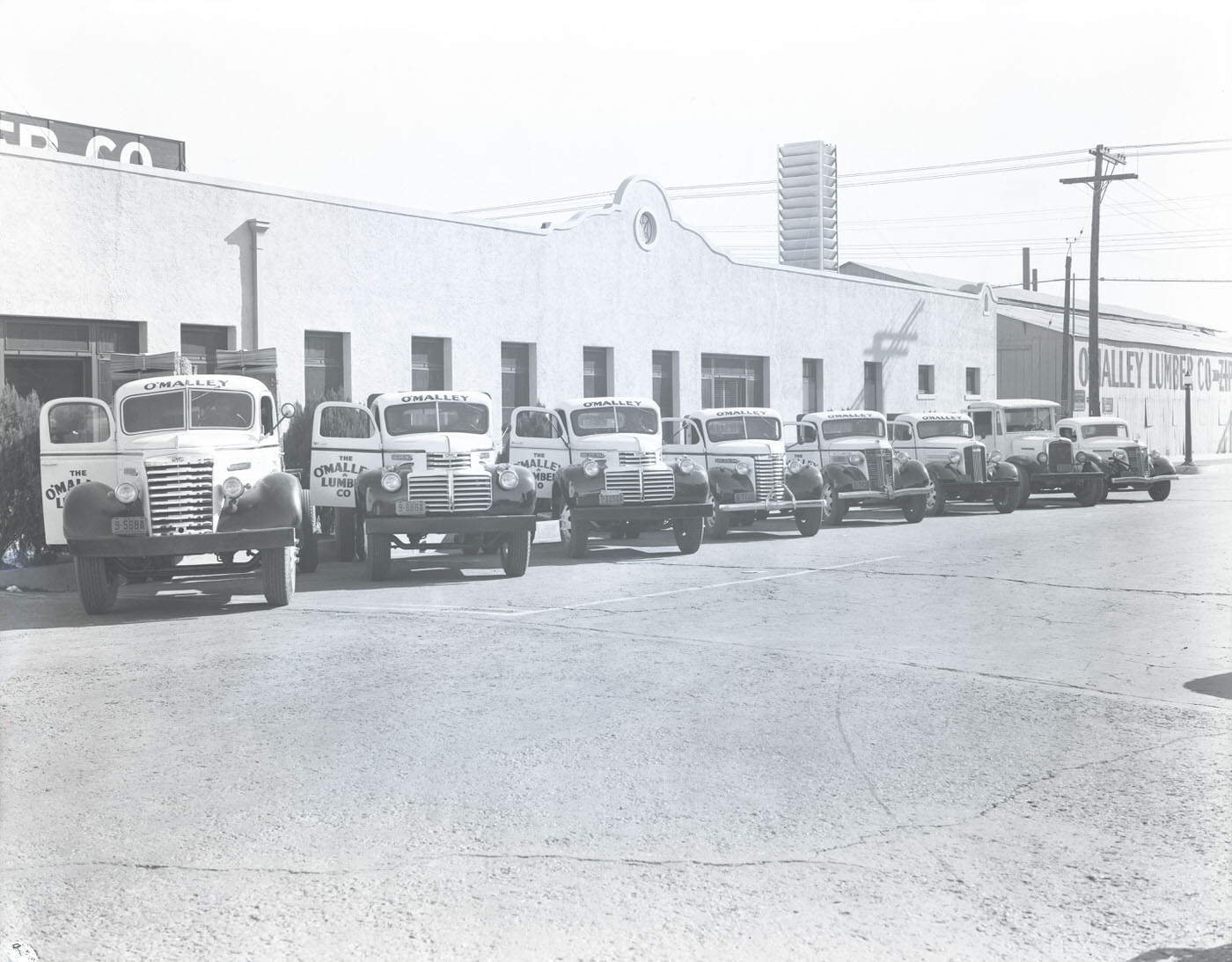 O'Malley Lumber Co. Trucks, 1941