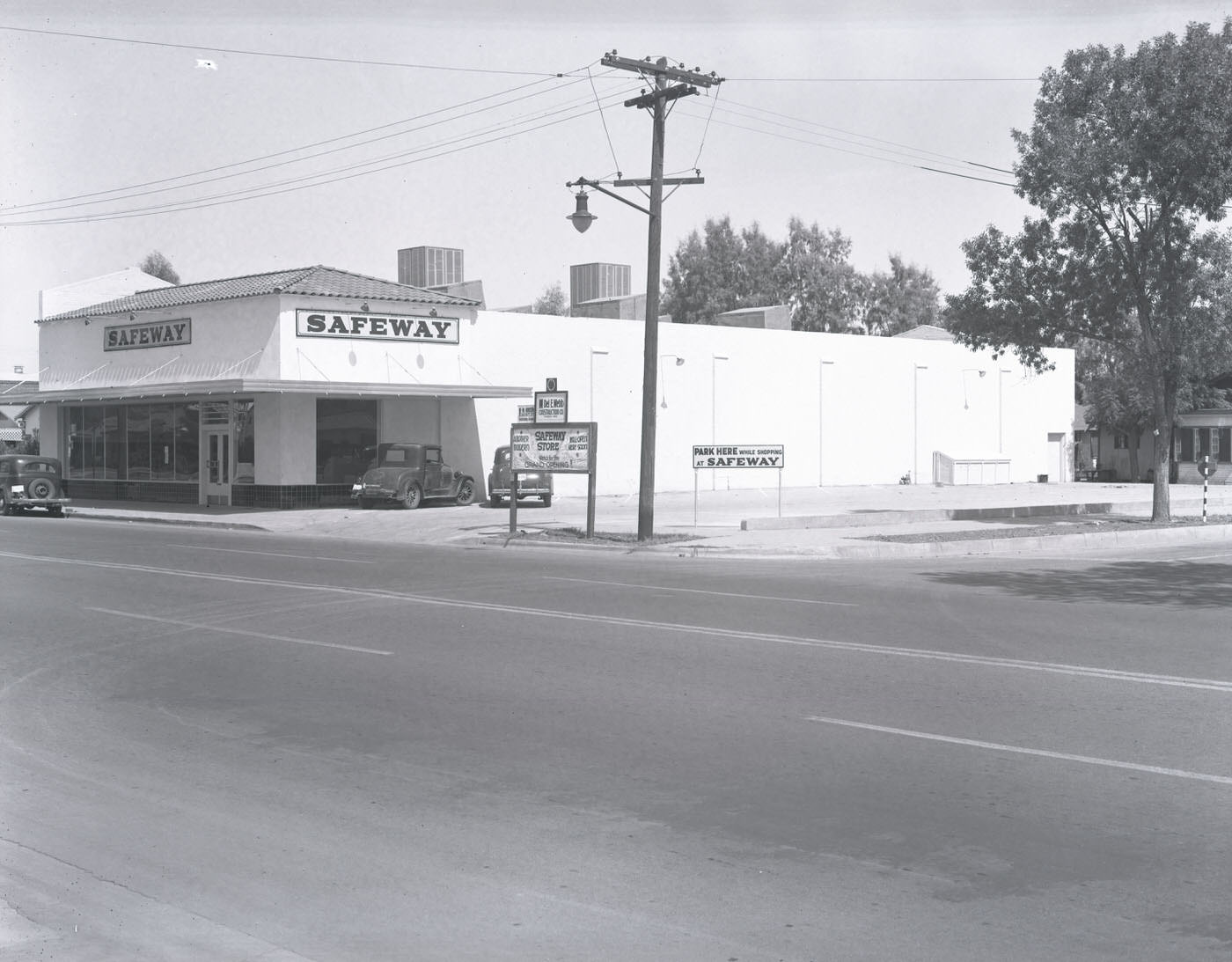 Safeway Store Exterior, 1941