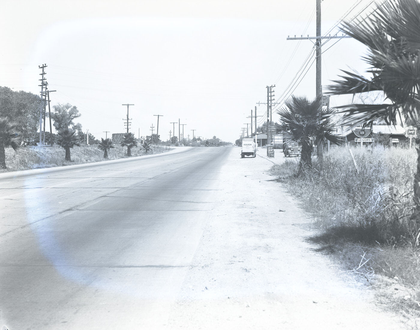 Grand Avenue. Grand Avenue at the corner of Lateral 4 near Thomas Rd., 1941