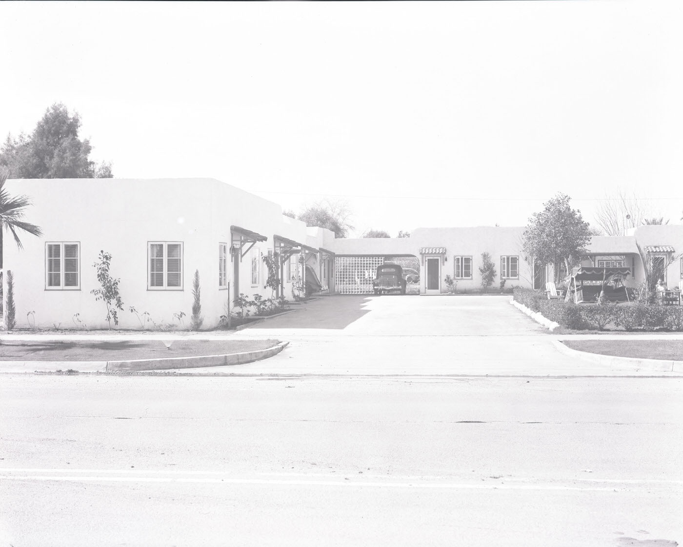 Casa del Sol Auto Court From Street, 1941