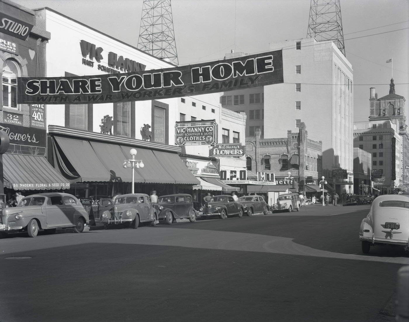 Vic Hanny Co. Store Exterior, 1943