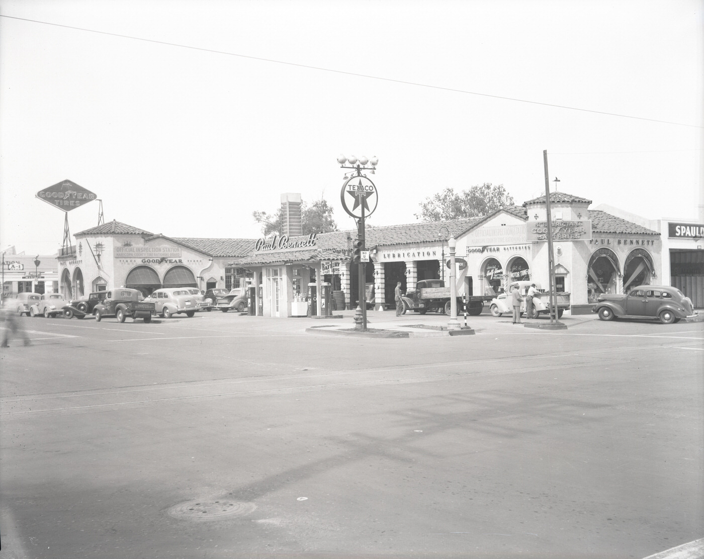Paul Bennett Super Service Station Exterior, 1943
