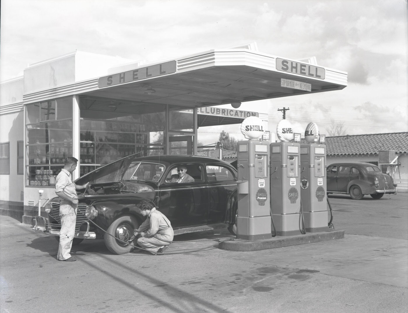 Shell Oil Co. Service Station Exterior, 1944
